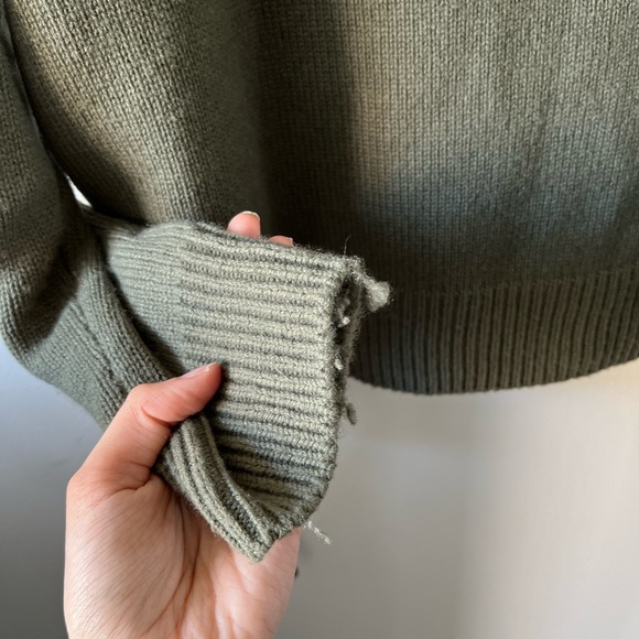 VINCE - 100 % Cashmere Lace-up Pullover Sweater in Olive Green (Size XS) - Picture 8 of 14